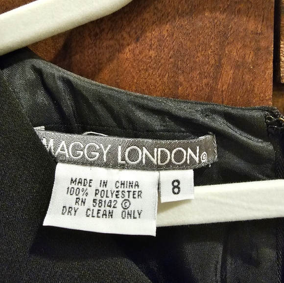 Maggie London Midi Dress - Picture 3 of 3